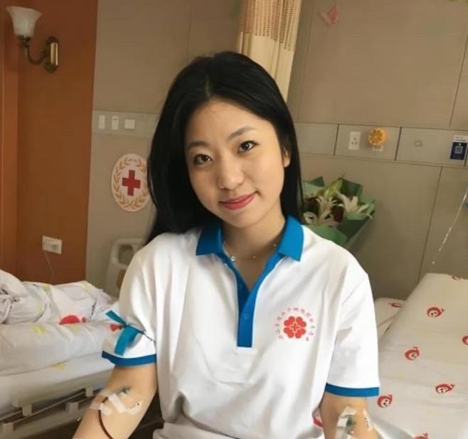 杭州21岁女孩在一家公司实习，突然向老板请假十天，老板怒气冲冲的问：“请这么多天