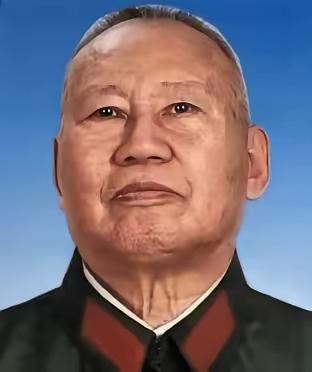 1978年，原空军副司令张积慧被撤职，被关了两年后，转业的他，到成都420厂当副