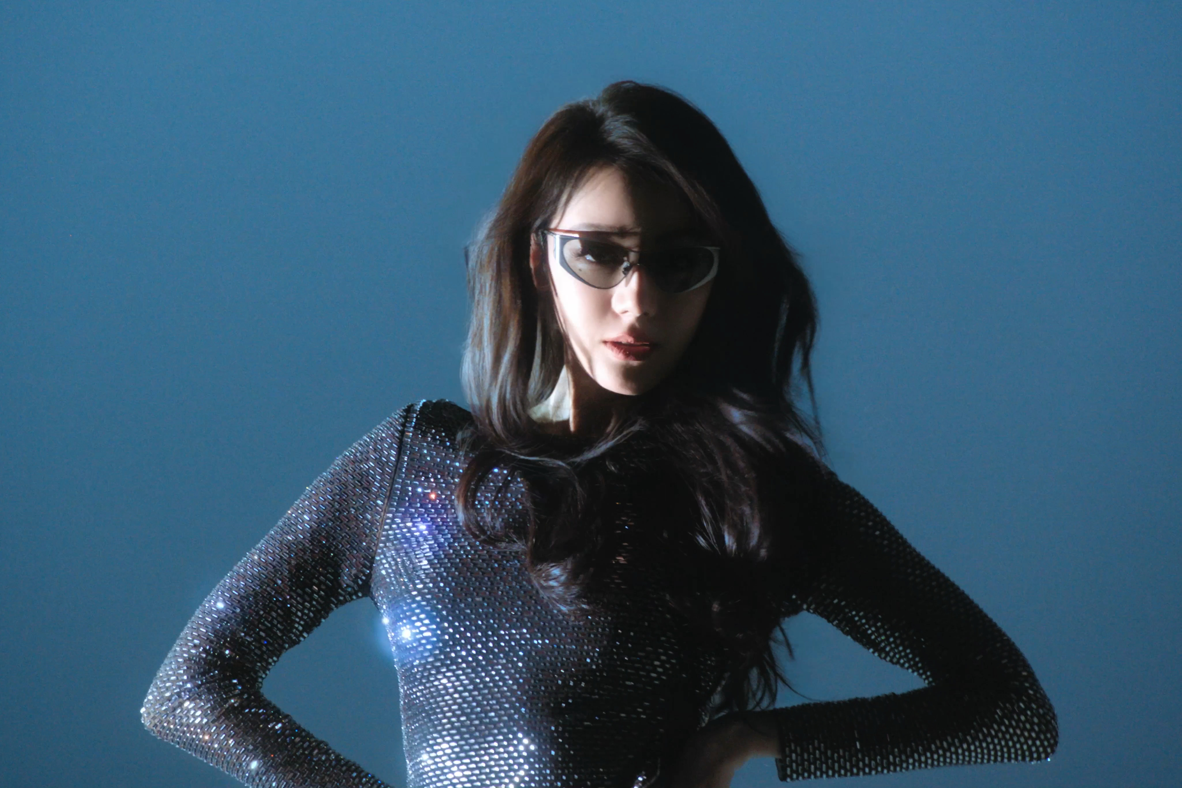 Fakeme和迪丽热巴双向奔赴 热巴和时尚单品的契合度真是没得说！各种风格都能完