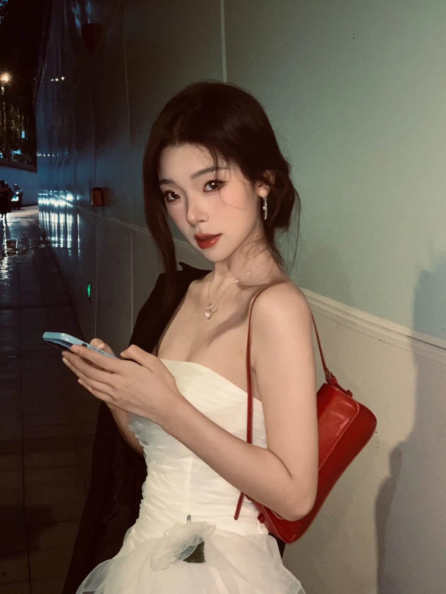 熟悉的陌生人。