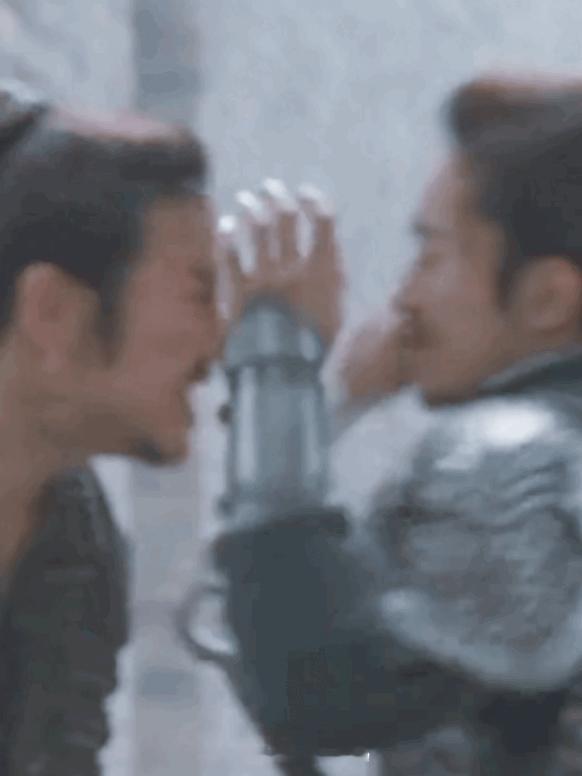 易烊千玺 其实孙均这么看还是挺娇的