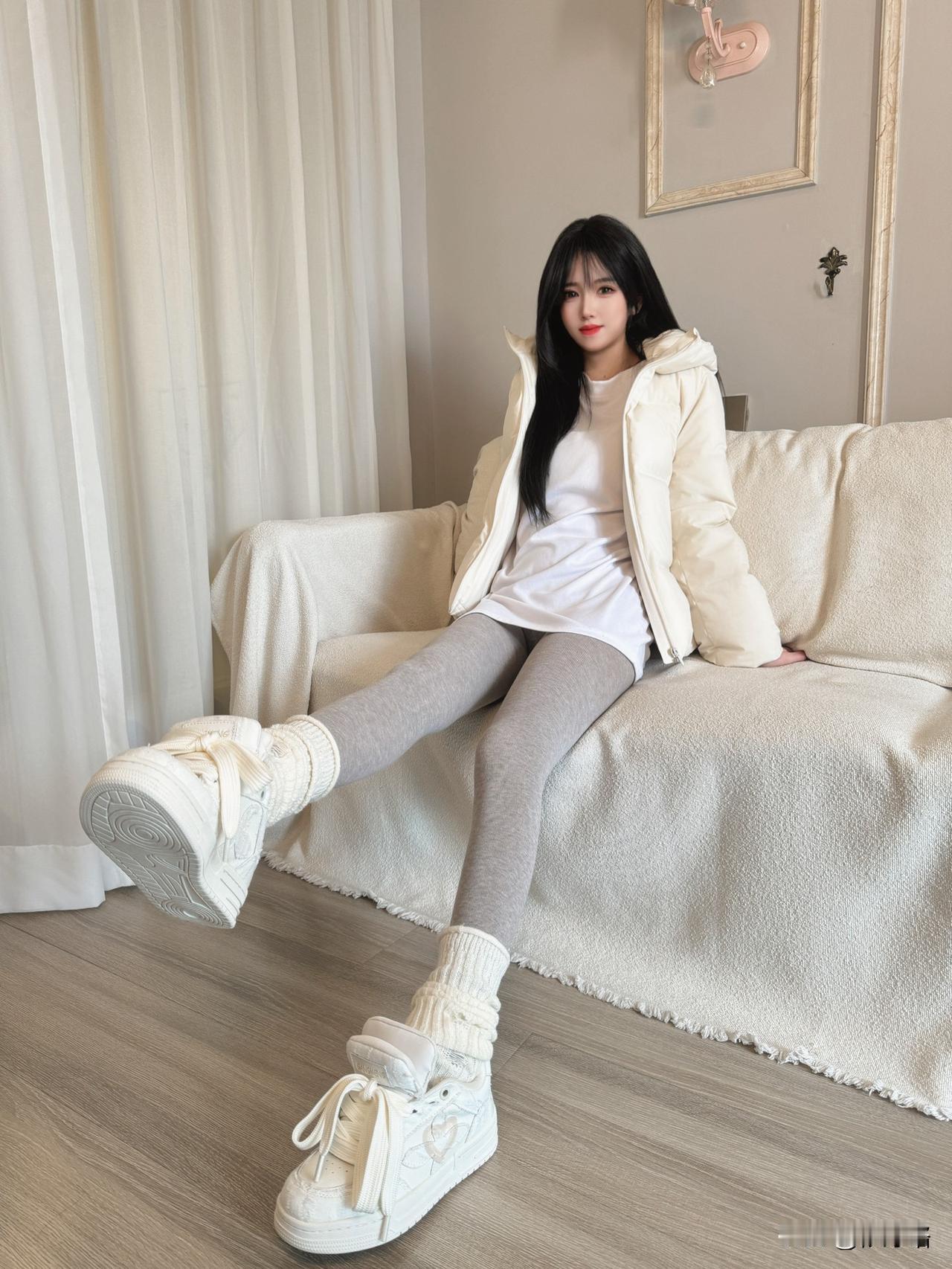 星辰不会因
黑夜漫长而停止闪烁
时光也不会
因你迷茫而停下脚步
只要心怀梦想奋力