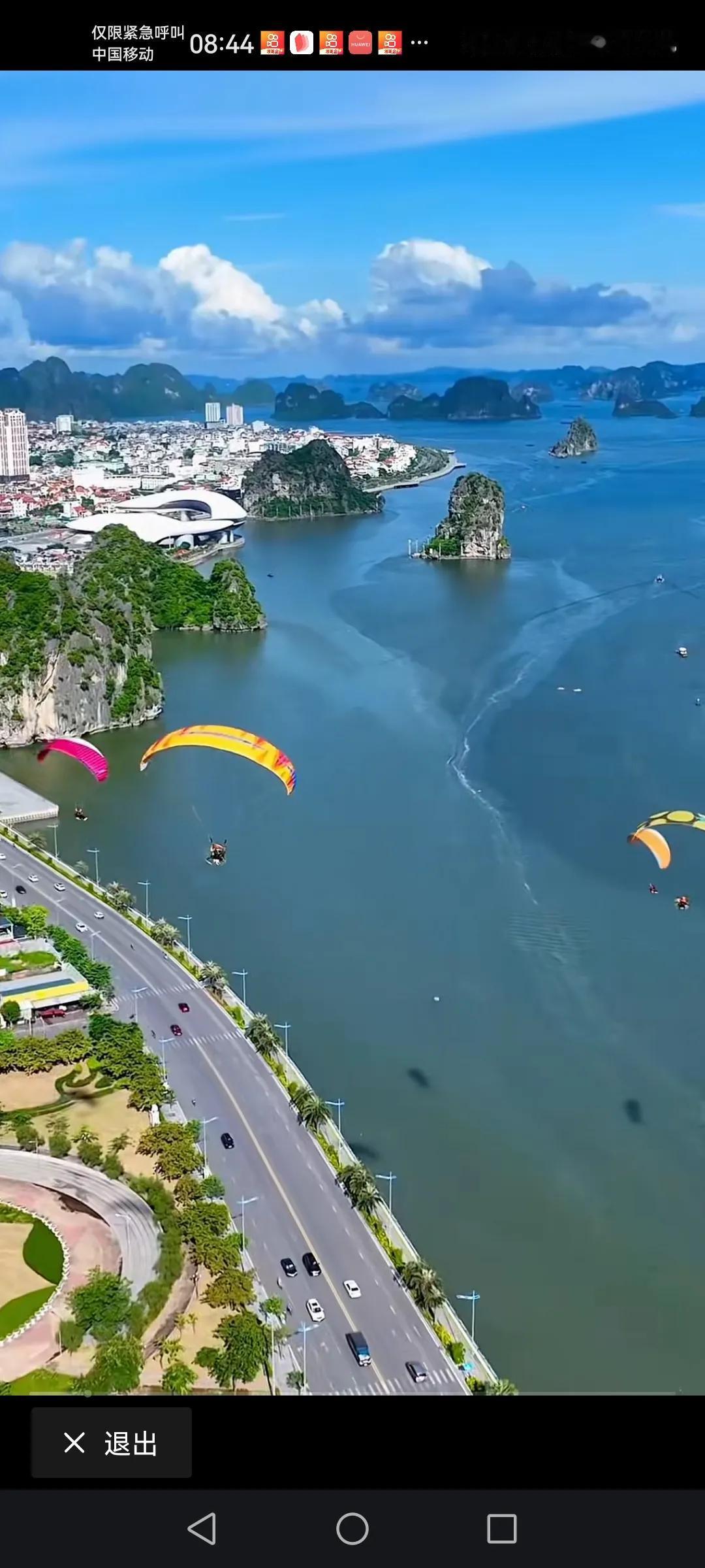越南下龙湾是天然的5A级旅游景区了吧！天然的海上石林，也是最美的最长的海岸线景区