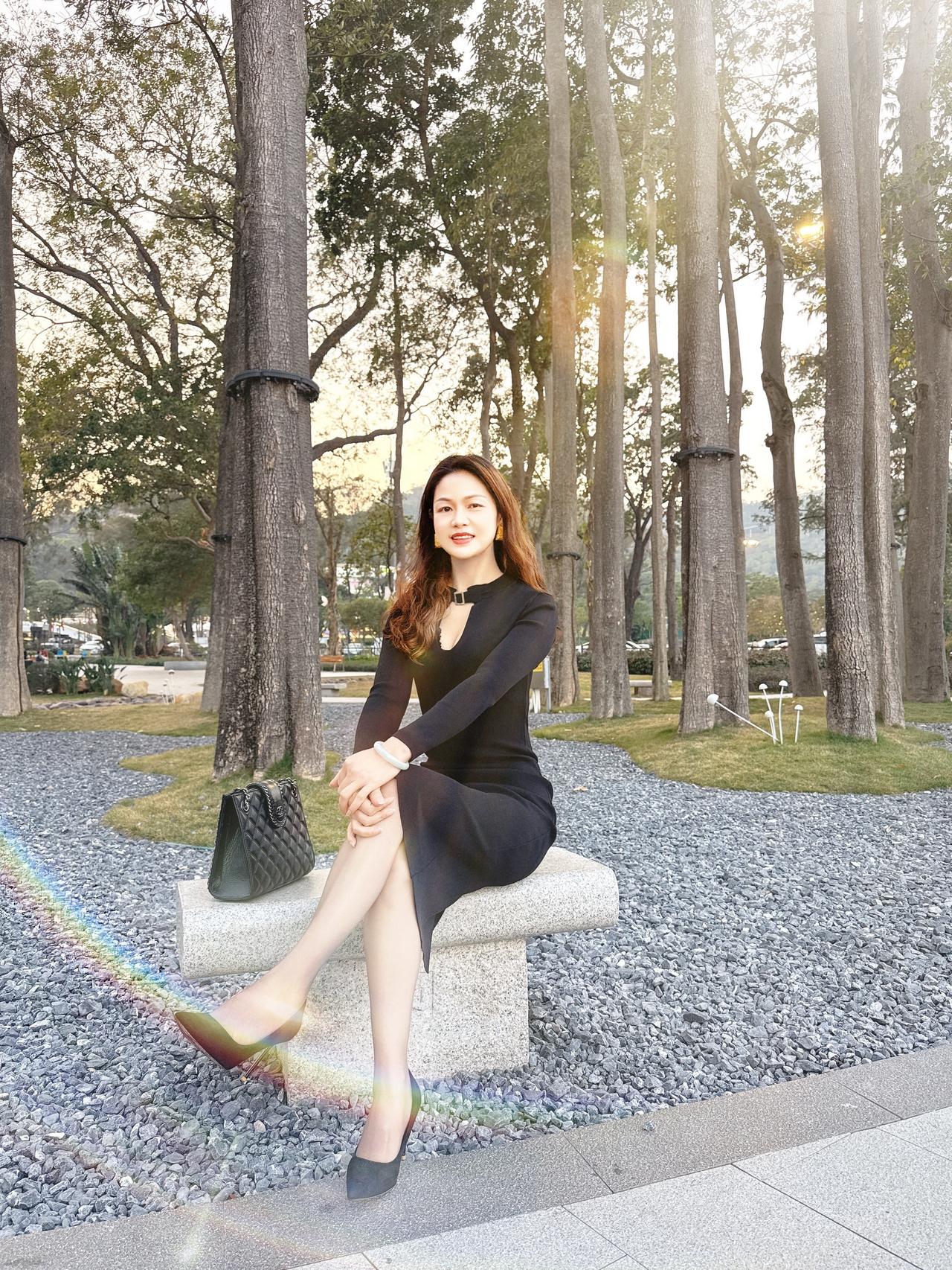 心中有光， 热爱生活爱拍照的女孩 风格由心舒适由你