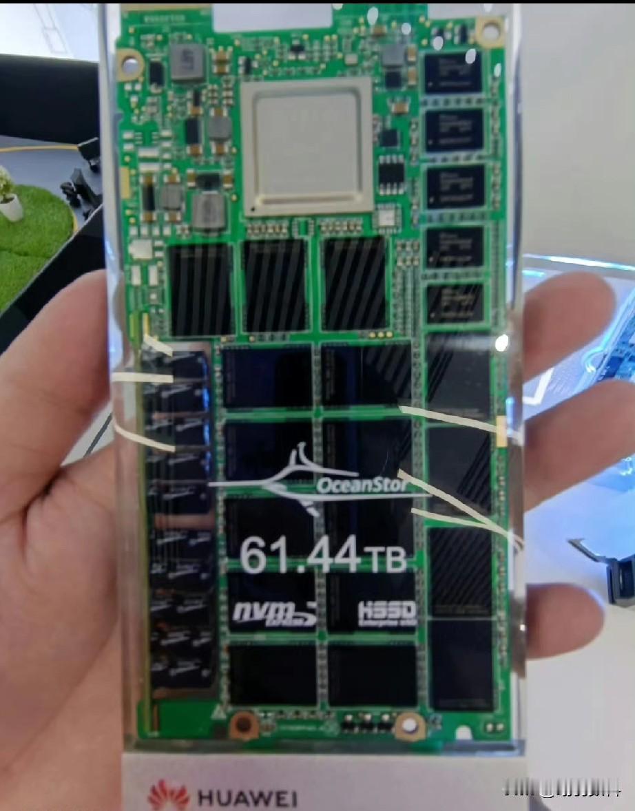 内存价格疯涨
黄金都难比拟
2026年
内存价格仍会持续上扬
进入上涨周期
能确