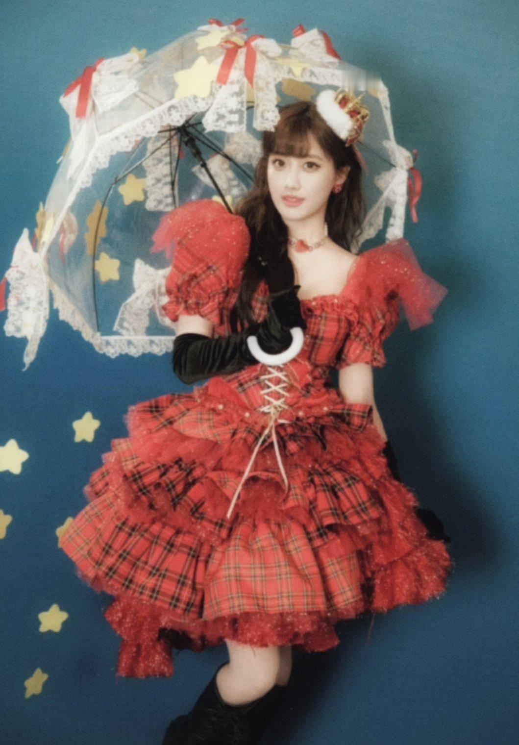 李艺彤 气死我了已经很棒了呀！完全看不出来舞台事故，调整的很快唱的声音超级大声，