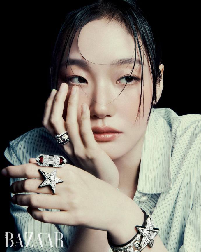 金高银出镜韩版芭莎 演绎香奈儿 SIGNES & SYMBOLES 臻品珠宝大片