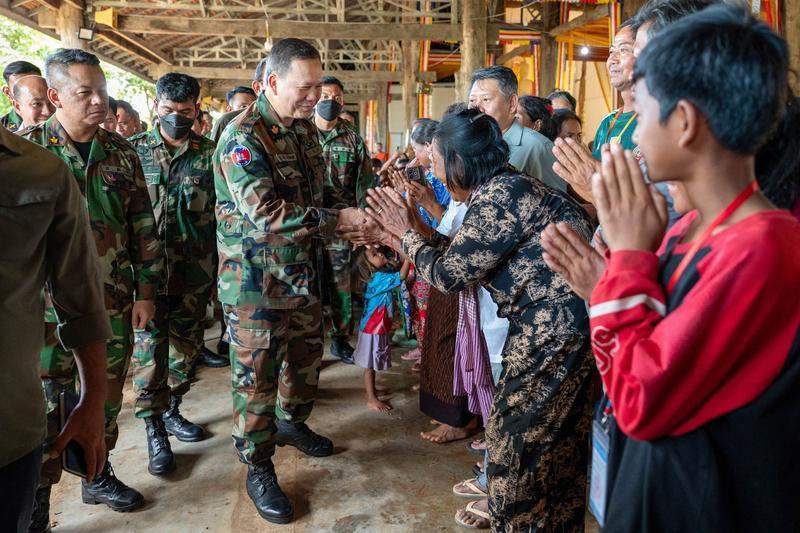 泰国拒绝停火这事挺有看头。12月特朗普出面调停泰柬边境冲突，还发文称双方同意停火