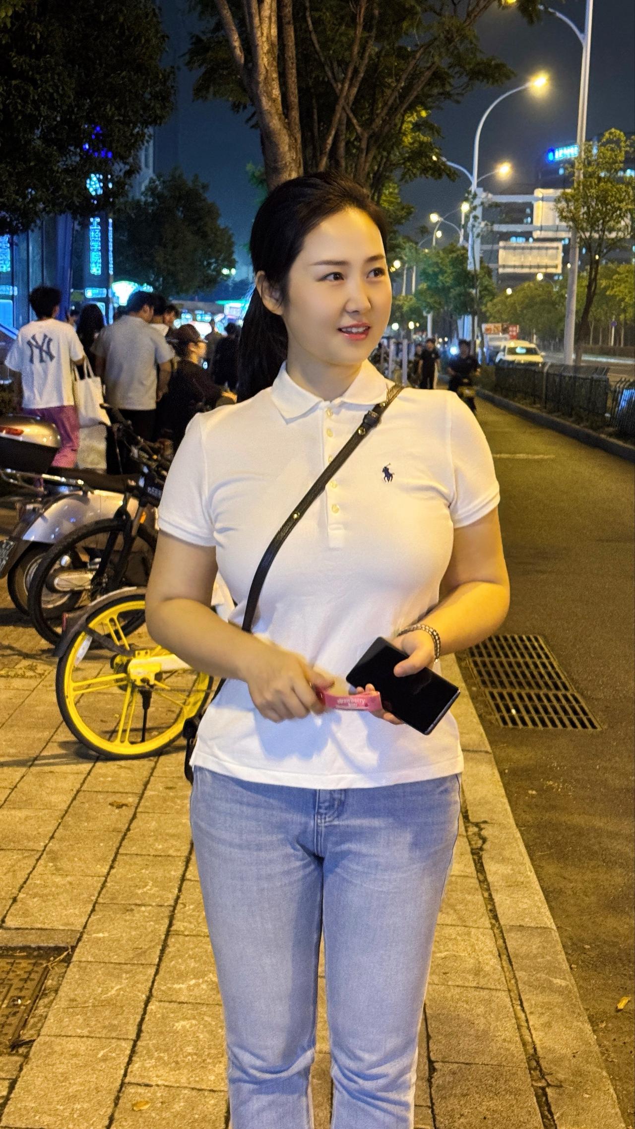 清喜于时光，安稳于日常 ，不忙 ，一程自有一程的芬芳。