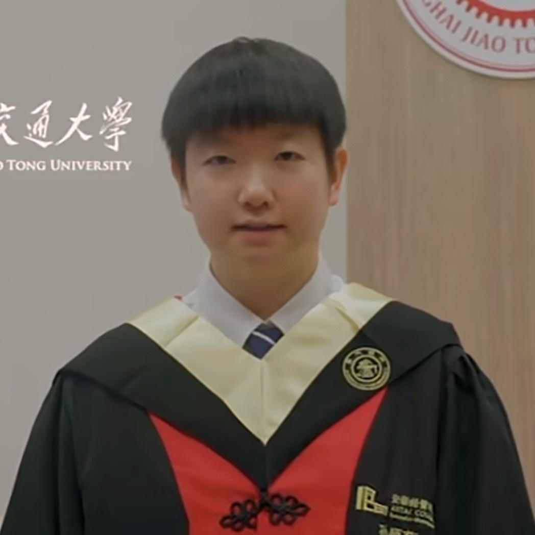 圆脸妹叽里咕噜说啥呢！ 