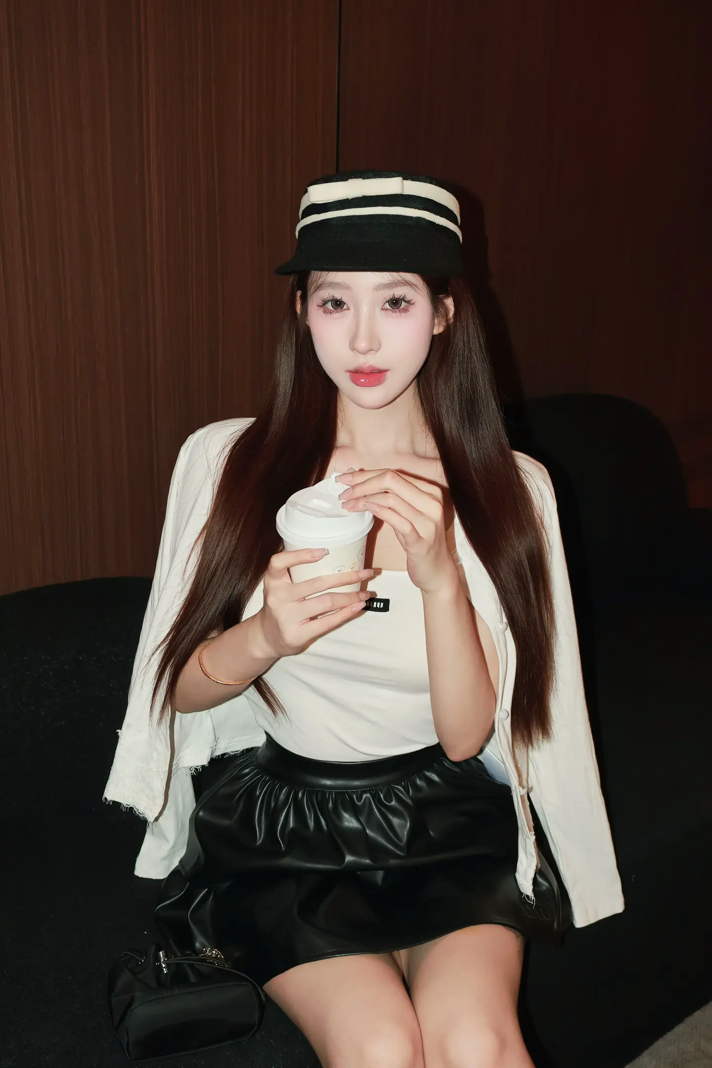 钱留给我买小蛋糕吃吧 你饿了捡点垃圾吃