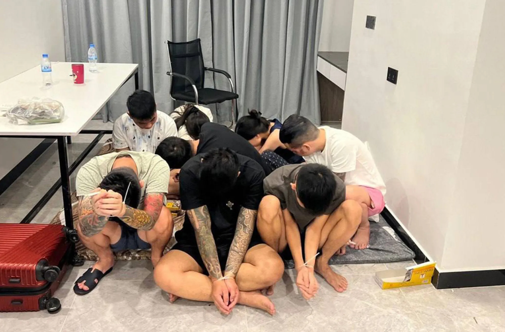 【#国际刑警组织警告AI正成为电诈帮凶#】在强大的国际压力下，东南亚各国政府近年