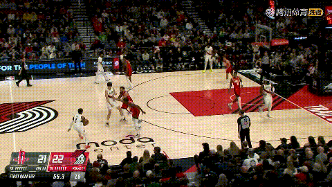 开拓者超级新星杨瀚森真是信心爆棚！在今天开拓者主场迎战火箭的比赛中，当时比赛进行