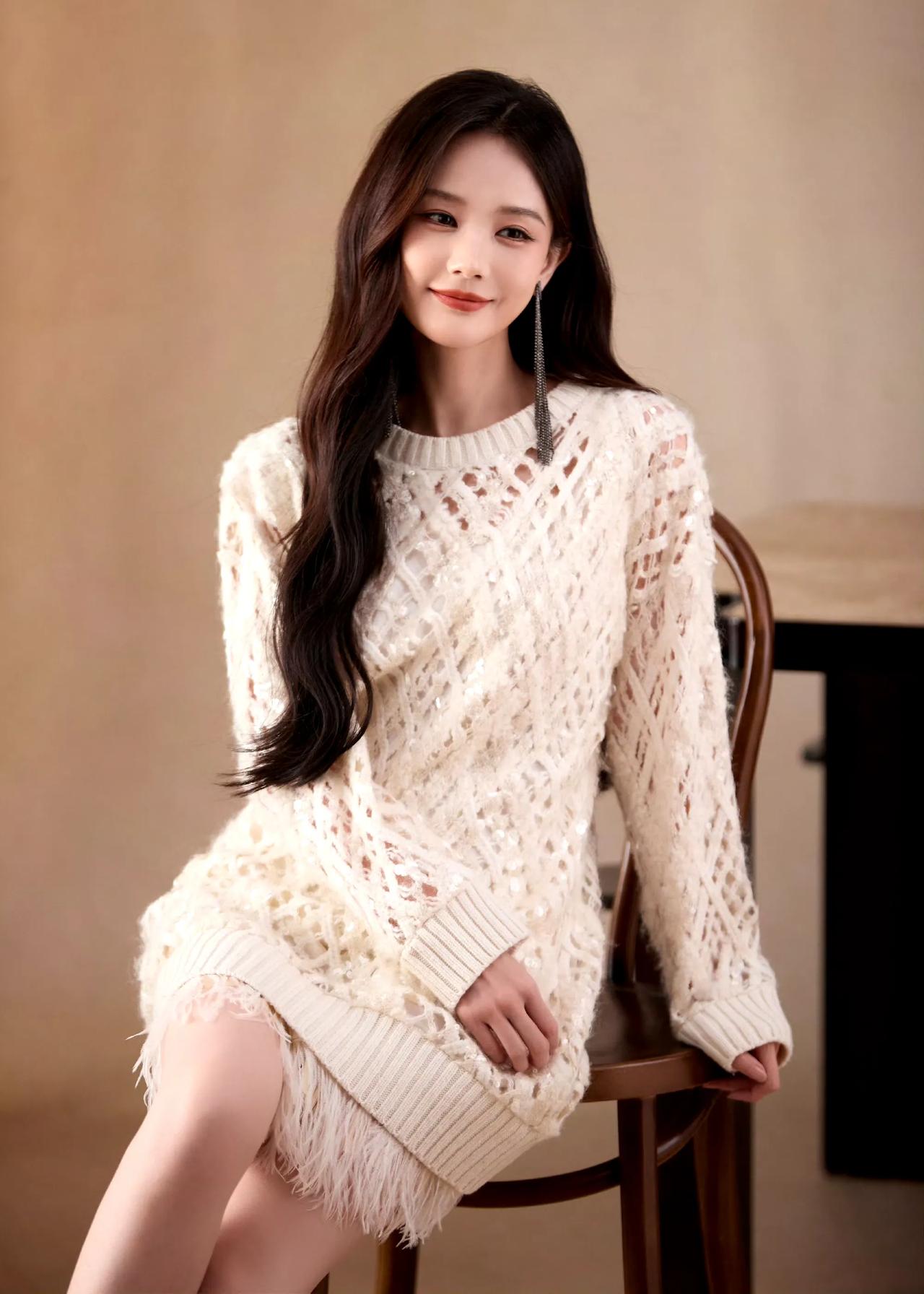 知性温柔的漂亮女孩[心]
#八卦手册# #娱乐# #说TA#