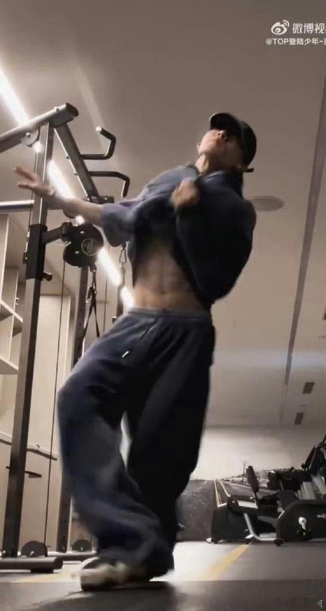 苏新皓本月最后一条框框跳苏新皓本月最后一条框框跳 编舞质感拉满，节奏雷达精准狙击