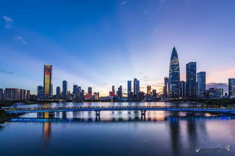 台风究竟何时会降临深圳？
都到了该入眠的时候，台风依旧毫无踪迹，等待的时光着实有