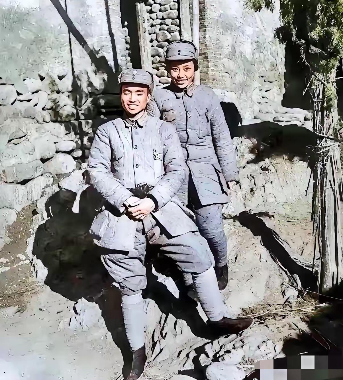 她活了106岁，是真正的“红色传奇”，丈夫是上将、姐夫是元帅、儿子是少将，自己挺