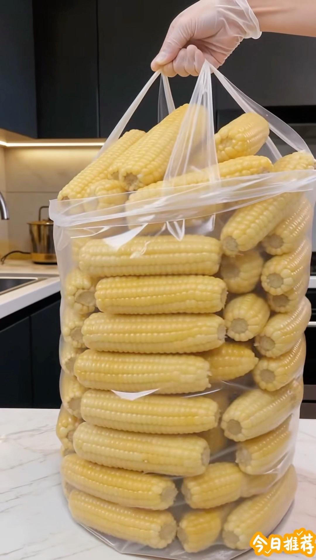 白糯玉米 都是当季新货，个大饱满。蒸热即可，口感软糯香甜太好吃了！