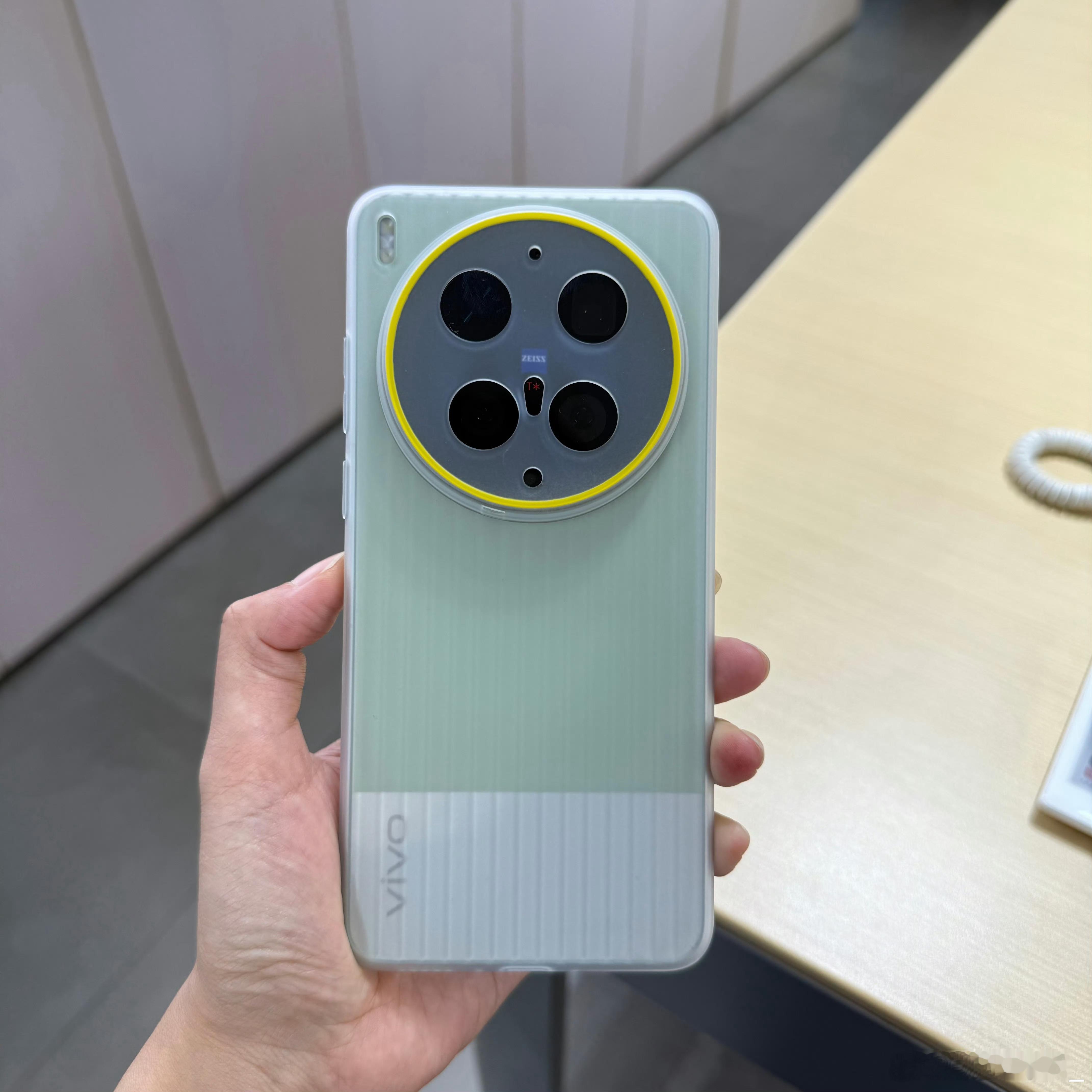 vivo X300 Ultra好清晰的配色，那在手里简直一秒夏天呀