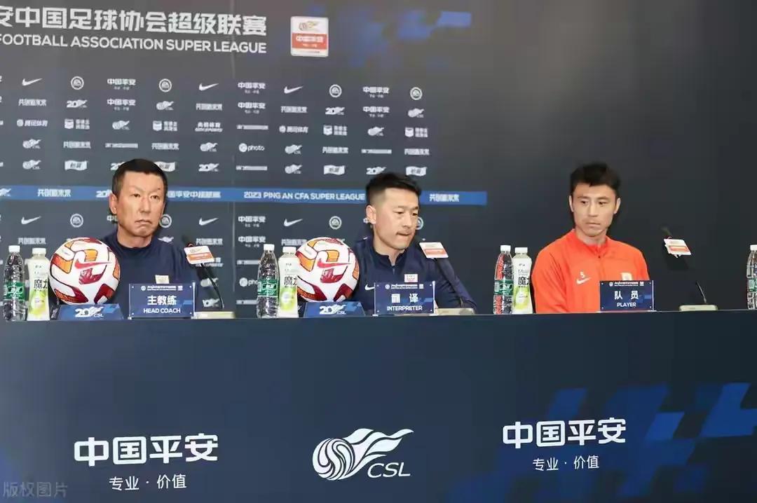 【崔康熙：带泰山进前三】崔康熙表示，自己中途接手球队，肯定会遇到很多困难，“磨合