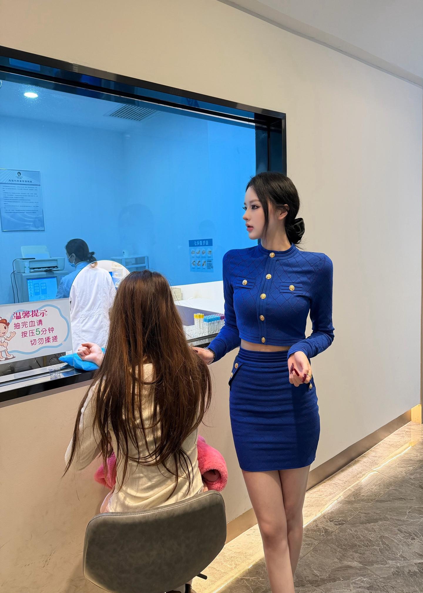 我现在比当时漂亮多了 你有啥资格见我