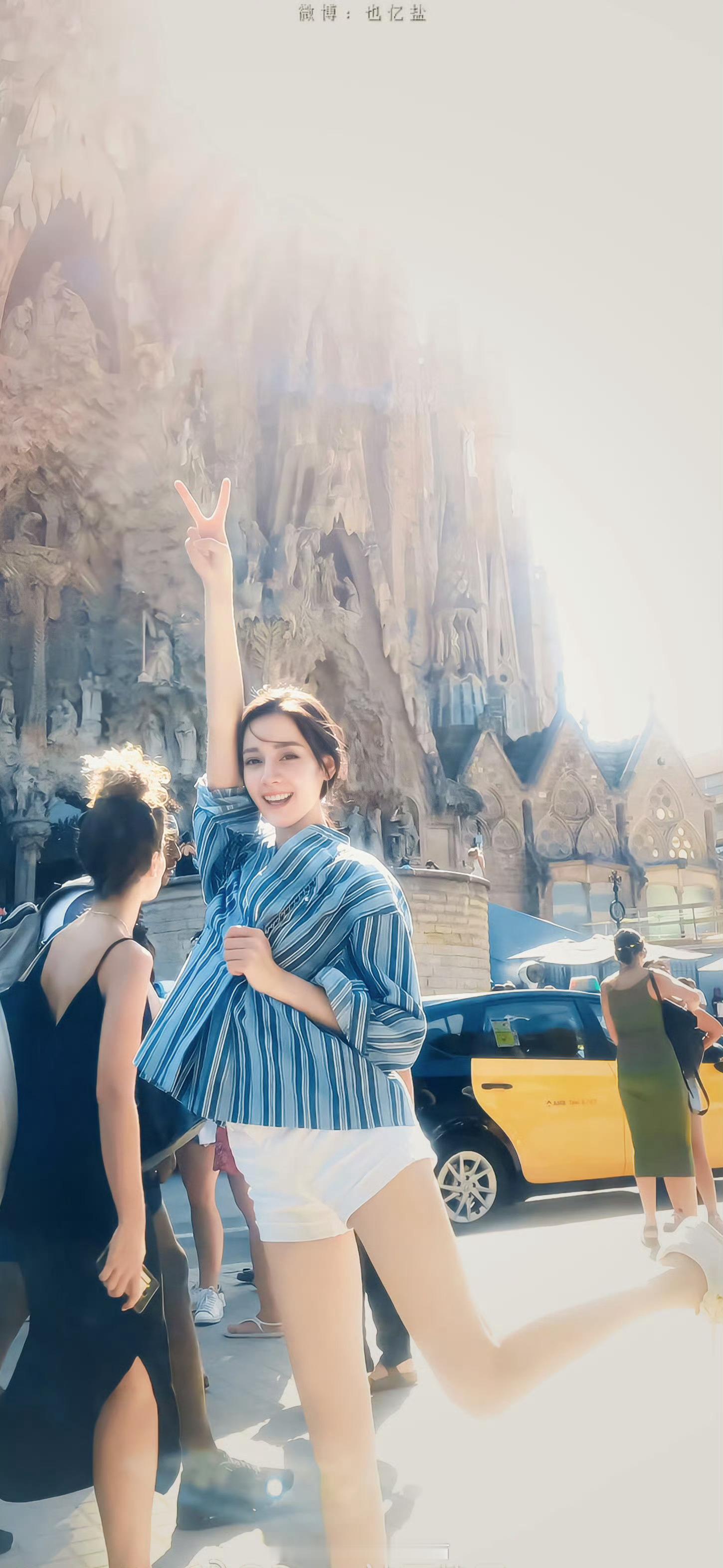🍃夏天记录📝生活就像万花筒，缤纷精彩，于是便有了那些所谓的快乐，幸福。 
