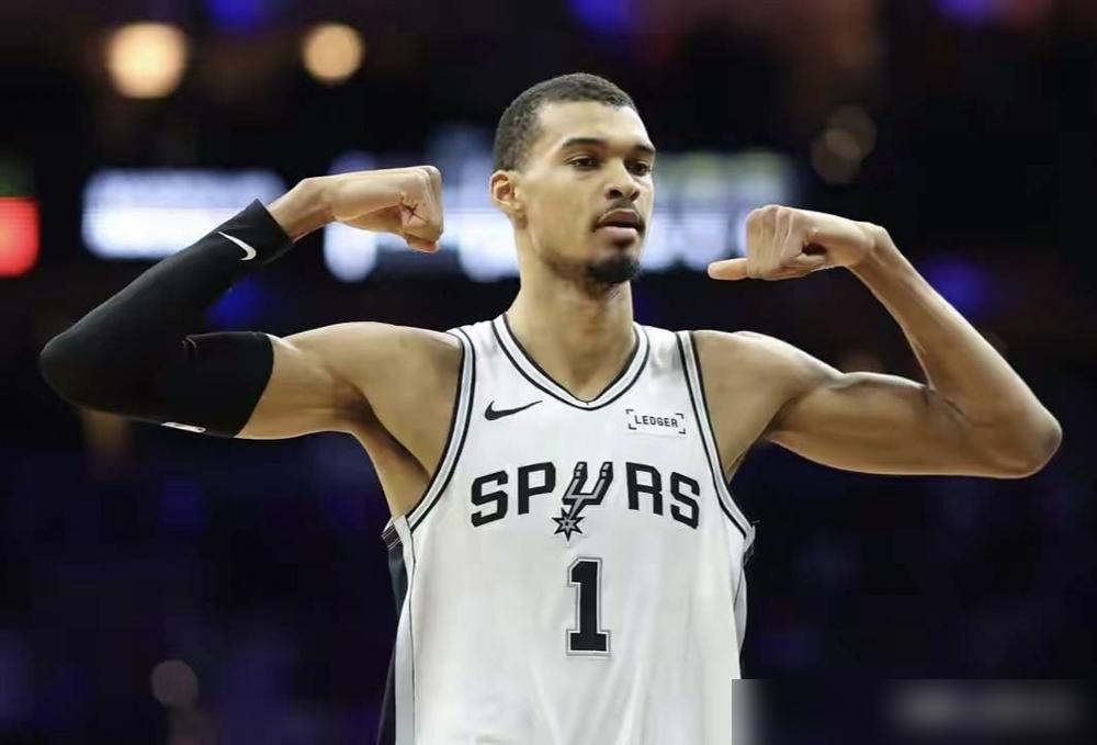 拿5000万带队西部垫底，和拿1300万带队西部第二，你猜NBA老板现在想撕了谁