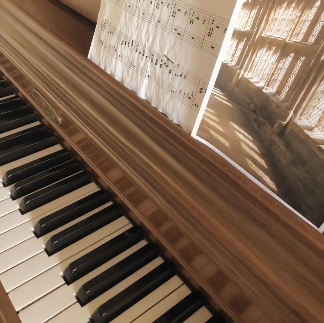 𝙒𝙚𝘾𝙝𝙖𝙩丨头像背景圖搭配｜高清女头｜温柔女头｜清纯女头 