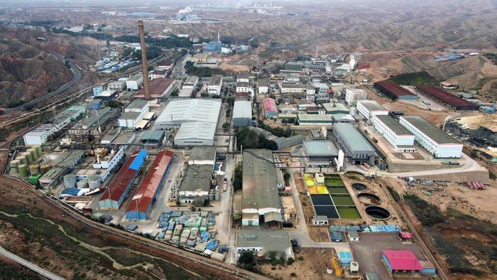 中国稀土提炼为什么可以卡美日等国家的脖子，单从稀土提炼技术角度来说，美日都具备提