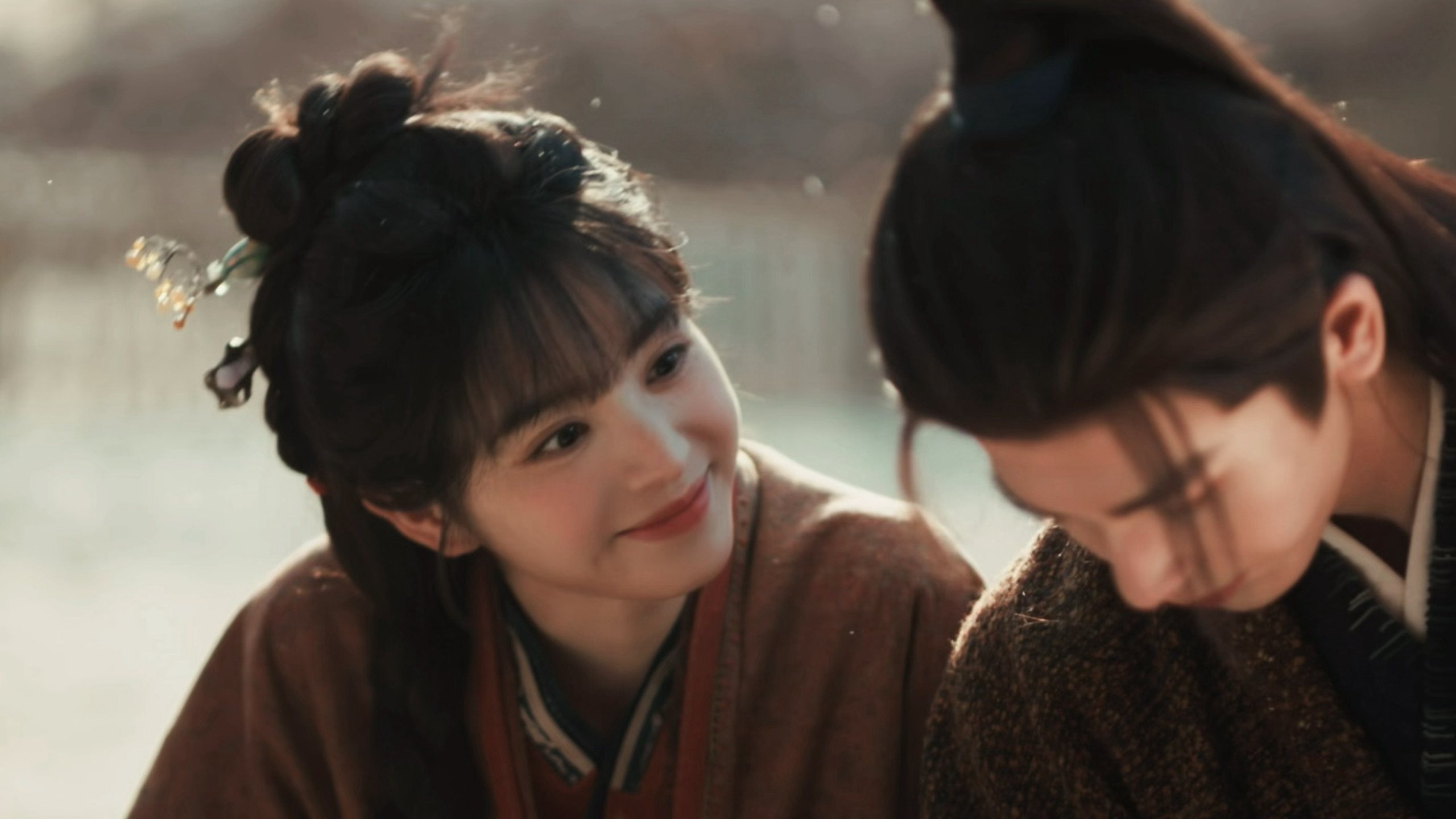 幸福得好想哭啊😭😭怎么能这么幸福😭😭西固巷的雪好像穿过屏幕轻飘飘地落在我