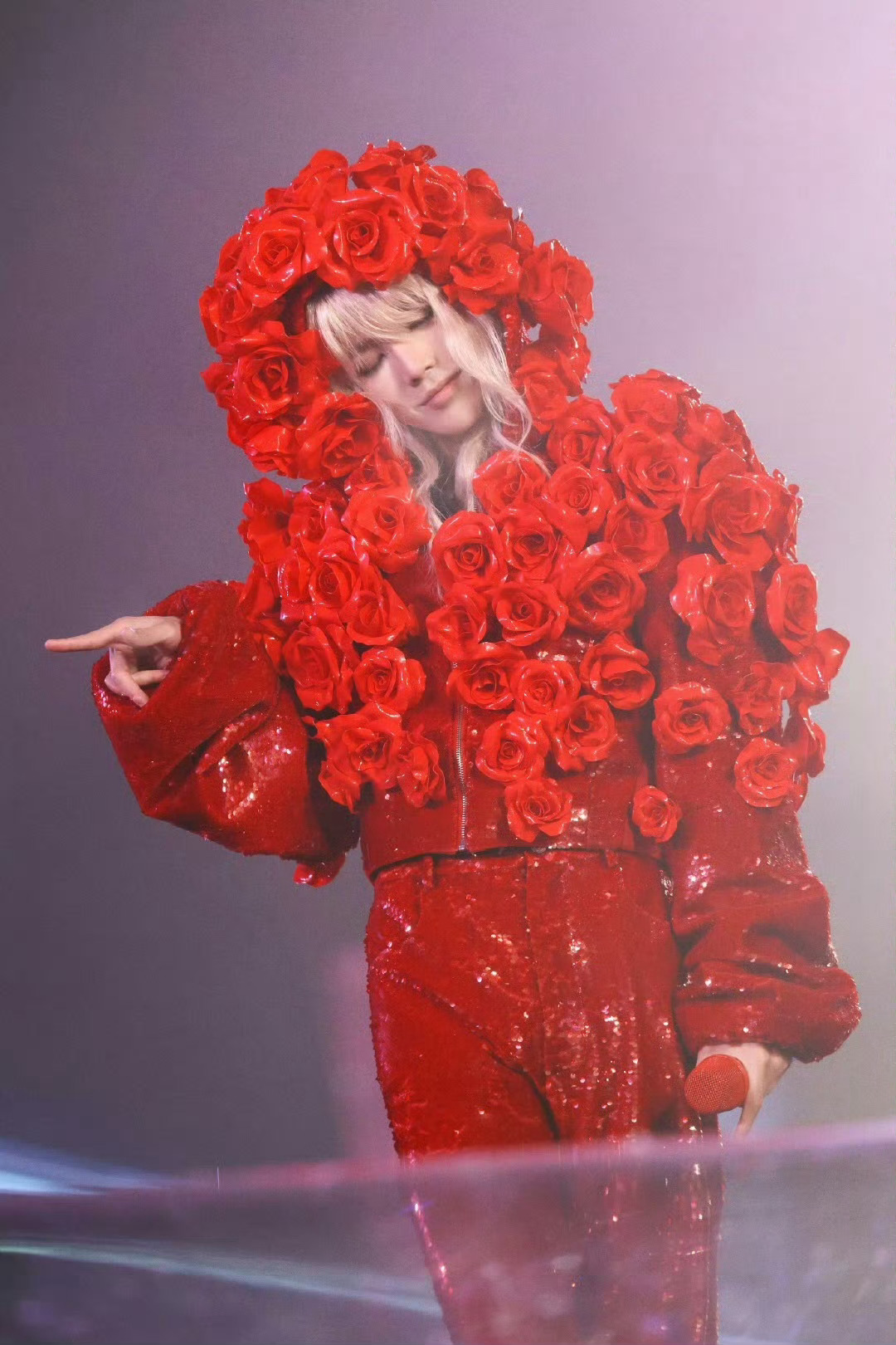 华晨宇的演唱会舞美妆造真好看，好想去现场感受一次向全世界安利我担*心动舞台品鉴中