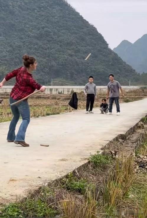 当年会玩打尺的人现在都变老了。如果说爱玩打尺的应该是7080后的男生，那么708