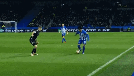 三笘薫还想生吃对手？边路爆破是绝招，但这回撑饱了！[捂脸]20岁的小伙懂拆招，在