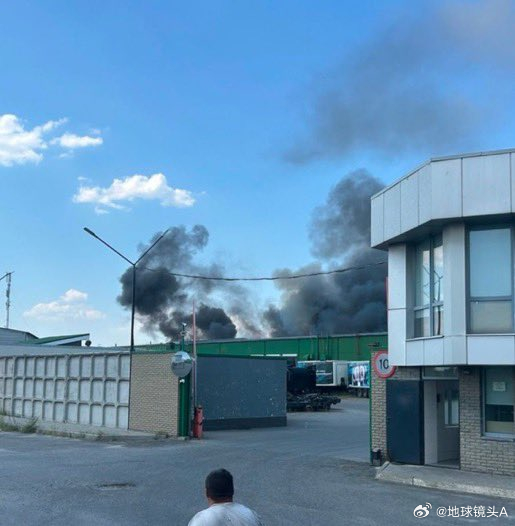 第聂伯罗彼得罗夫斯克，一处世卫组织仓库遭俄军打击摧毁相关照片展现了8月7日俄罗斯