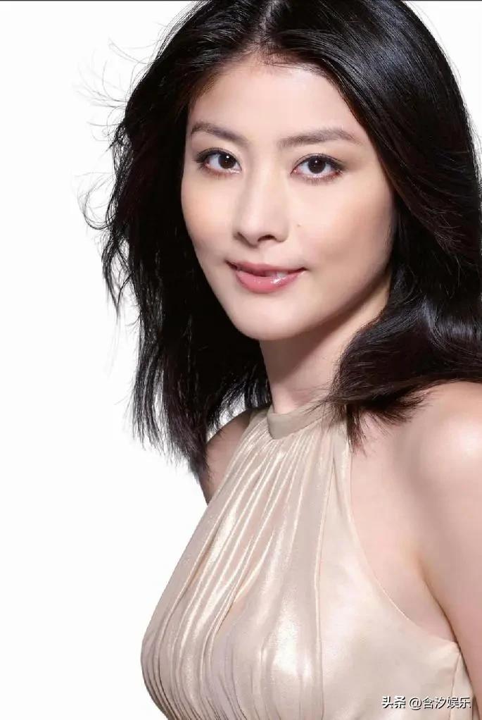 有人问香港明星陈慧琳：如果你儿子大学毕业23岁就要结婚，你接不接受？
陈慧琳说：