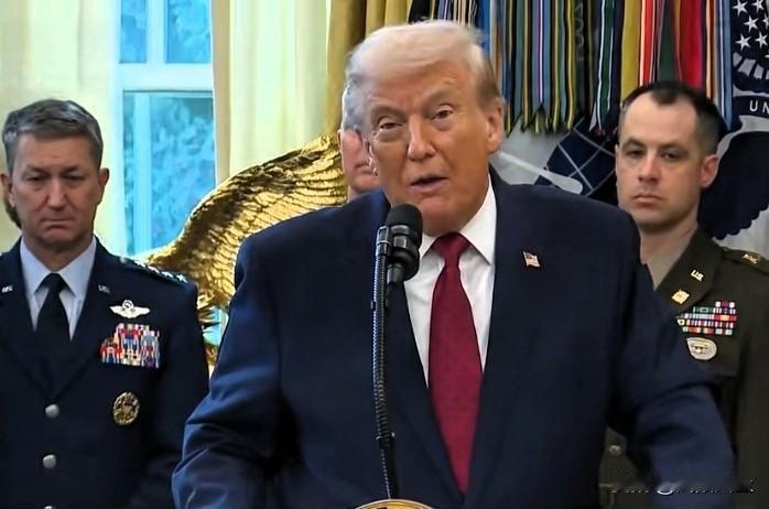 特朗普在白宫面对记者透露了上个月俄乌冲突 下惊人的伤亡数字，有近27000名士兵