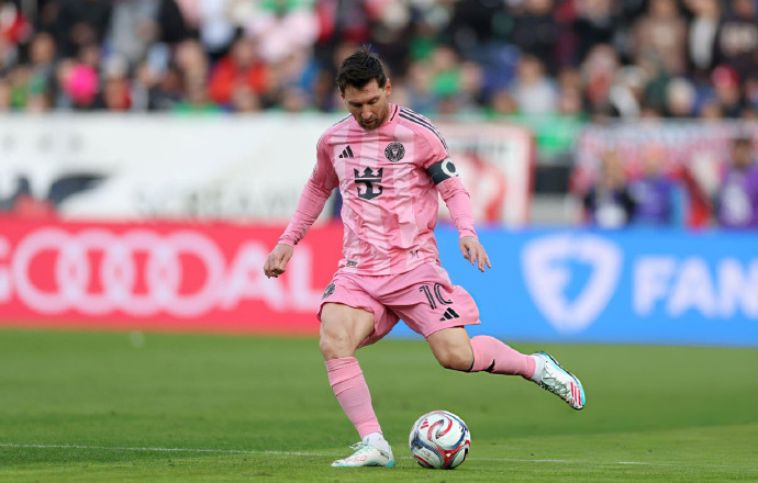 #梅西生涯第899球#美职联第3轮，华盛顿联坐镇M&T银行体育场迎战迈阿密国际。