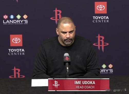 乌度卡也忍不了了！乌度卡谈申京：

“申京能做的事情很多。”

“但是现在他只想