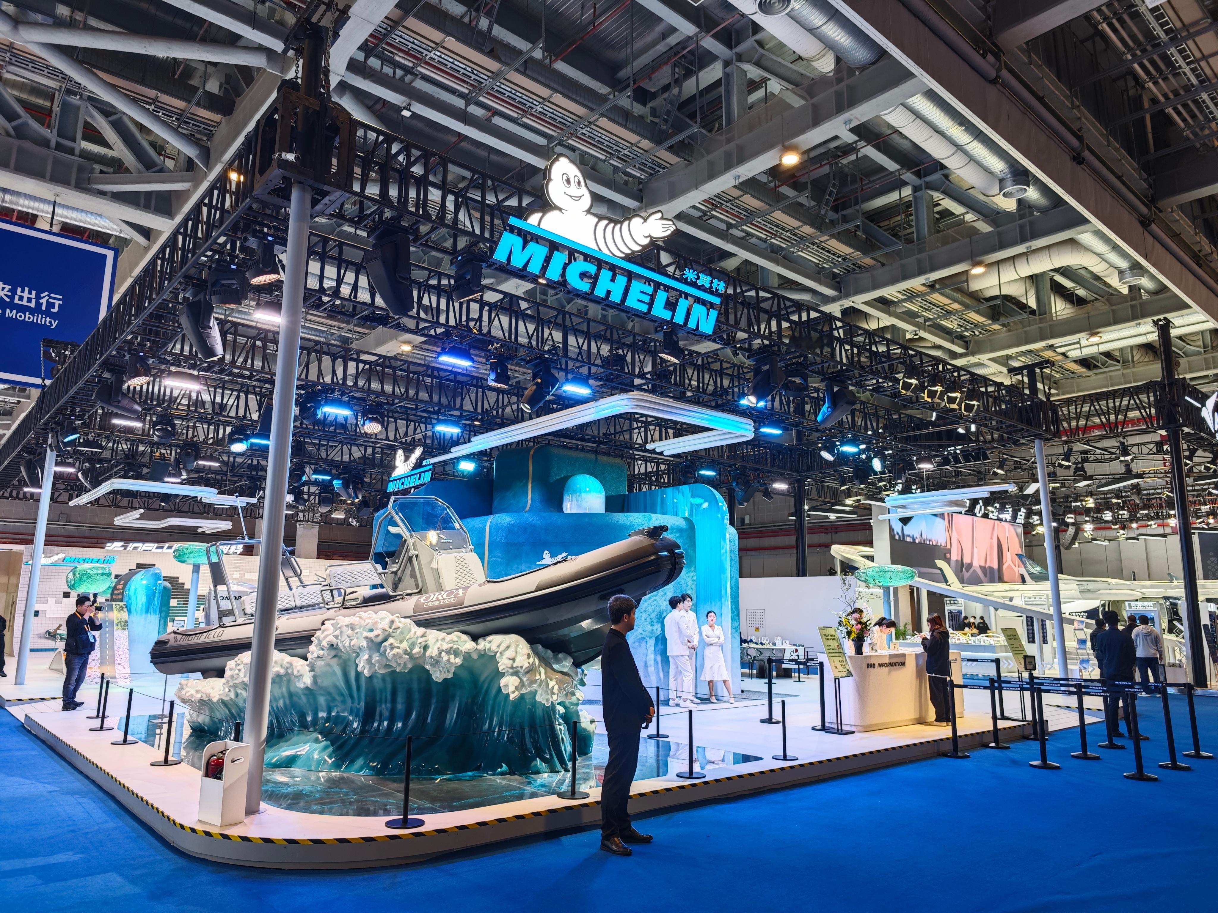 米其林可持续材料轮胎亮相进博会 正所谓万物皆可米其林，在今年的进博会现场，米其林