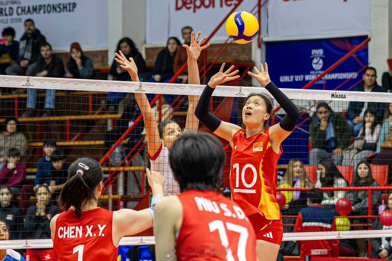 中国U17女排赢的太轻松了！三场零封对手

就在刚刚中国U17女篮以3:0的比分