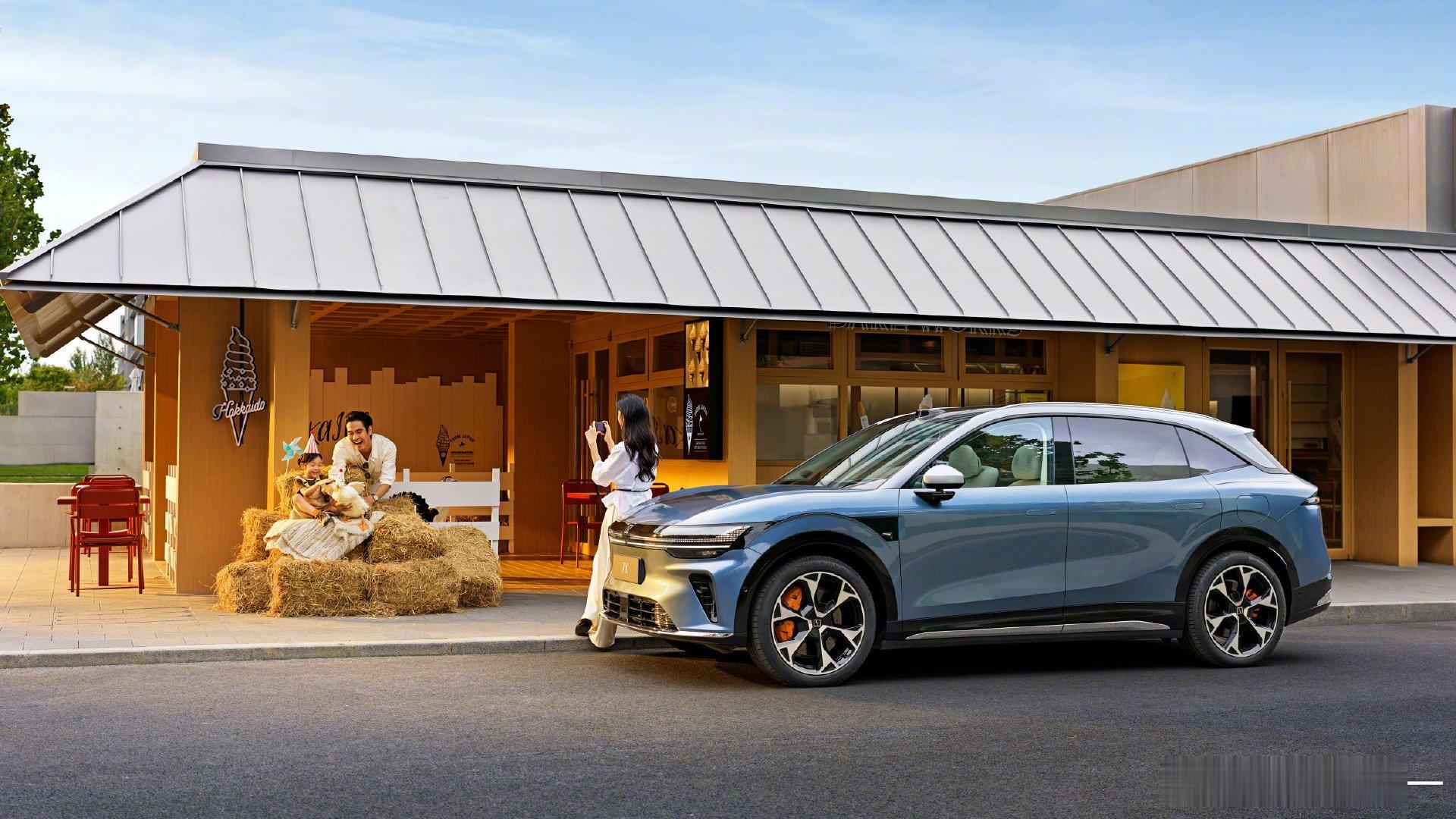 焕新极氪7X开启预售 10月20日，焕新极氪7X正式开启预售，共推出三款车型和专