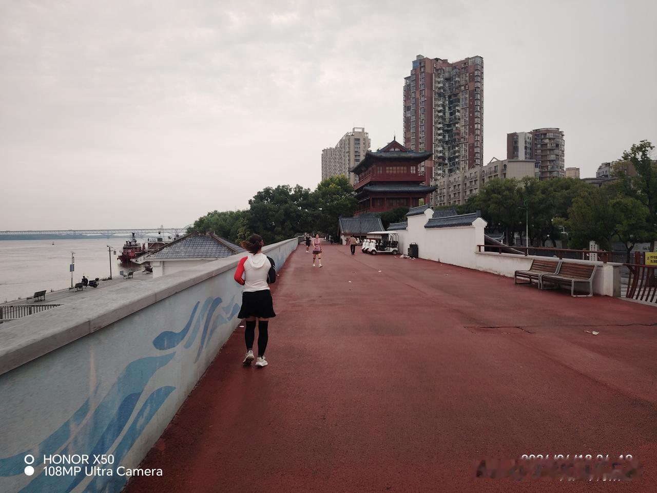 国际石油局势对普通人生活有什么影响国际石油局势对普通人生活有很大的影响