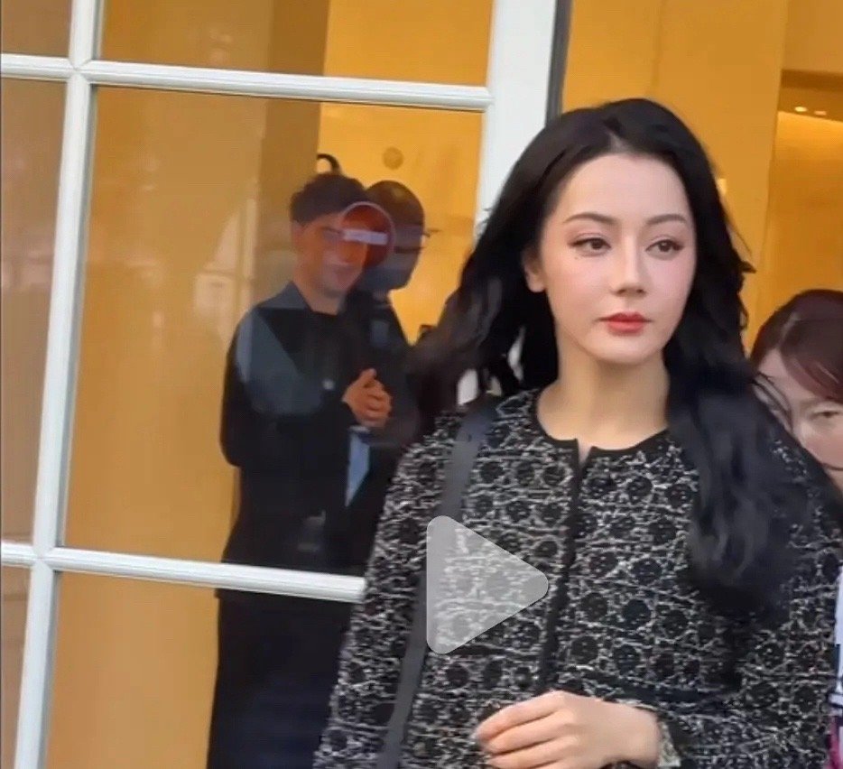 迪丽热巴不知道时候看她就有年纪感了，明明也没多大 ​​​