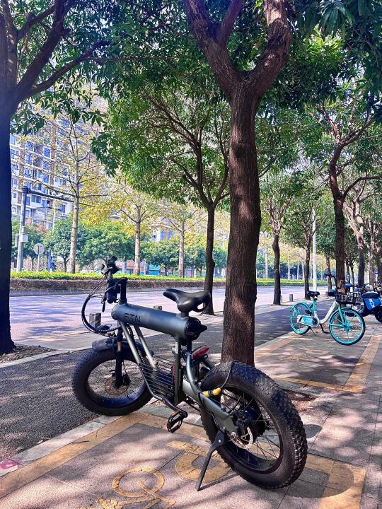 属于复古摩托佬的浪漫🍂