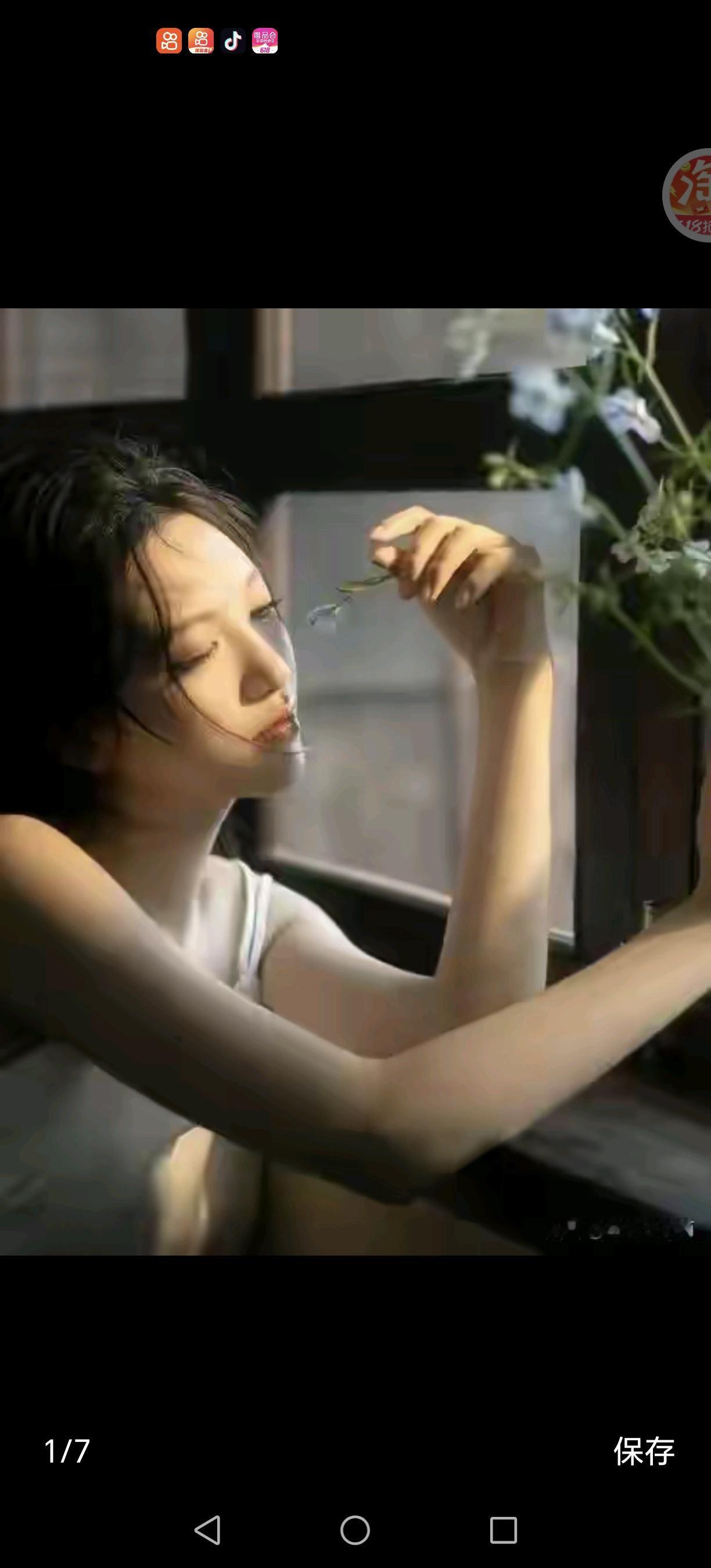 大学女生哭诉，父母一个月只给1500的生活费，根本不够。而她晒出的生活费清单，让