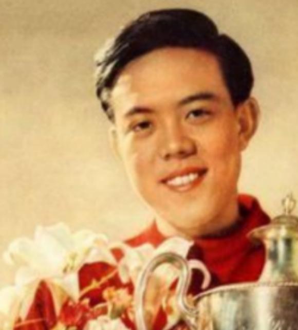 1968年6月21日早上，容国团的尸体在一棵树下被人发现。在他的上衣口袋中，有一