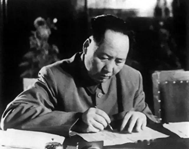 读毛选中，毛主席1921年11月21日发表的《所希望的劳工会的》，我深有感触，我