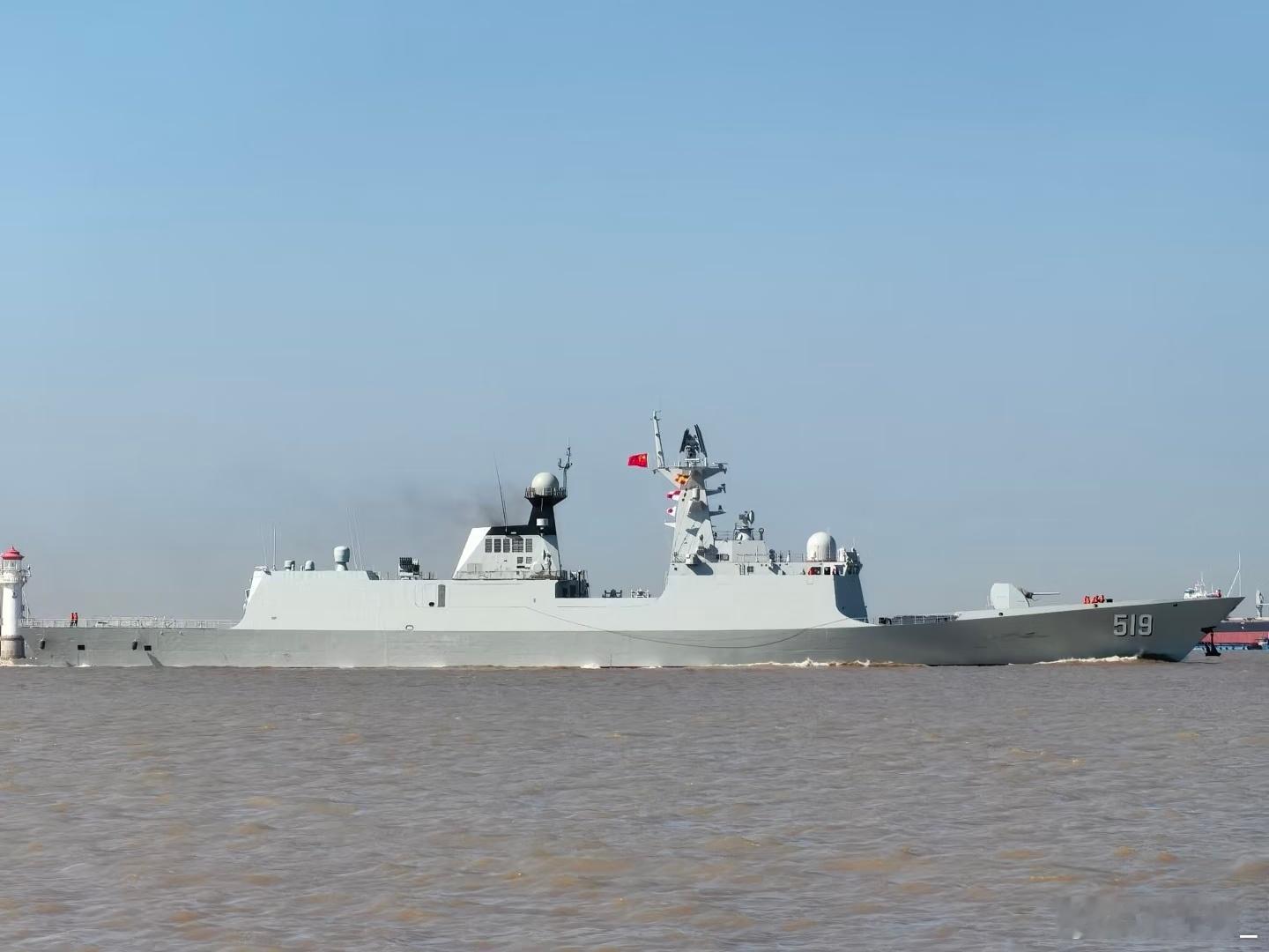 519新舰出航，换装100主炮的054A改进型： ​​​