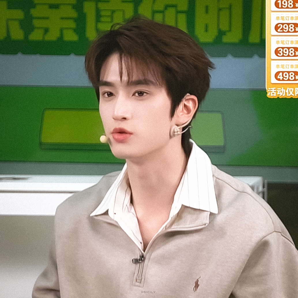 状态满分的男神咪张康乐
