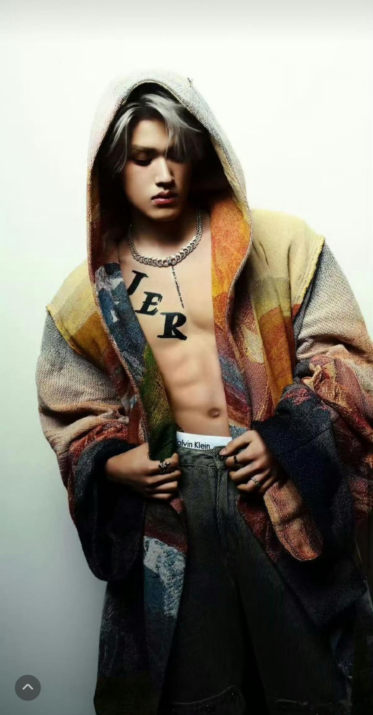 张极腹肌照金桔想要，金桔得到！极儿就这样宠血]张极19岁生日企划腹肌照来了！！！